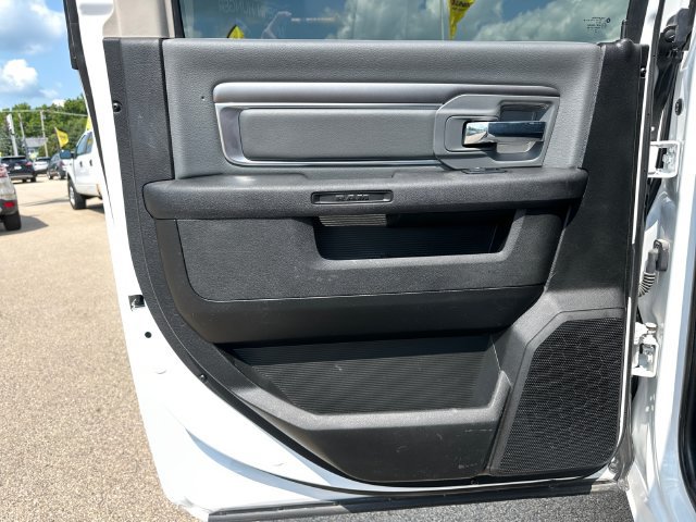 Used 2022 RAM 1500 Classic SLT w/ Protection Group AWD/4WD image 33