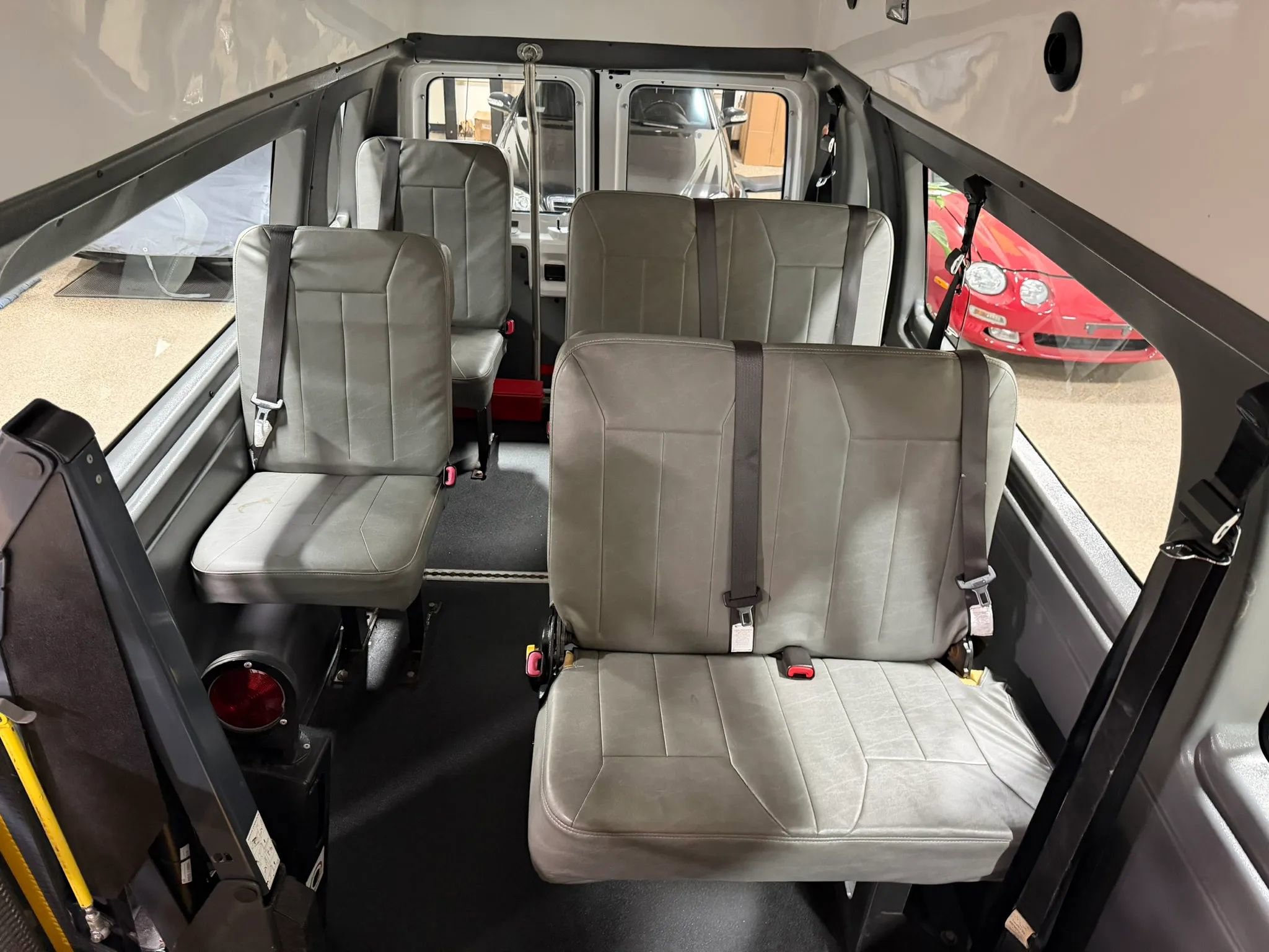 Used 2014 Ford E-250 and Econoline 250 Extended w/ Power Group RWD image 36