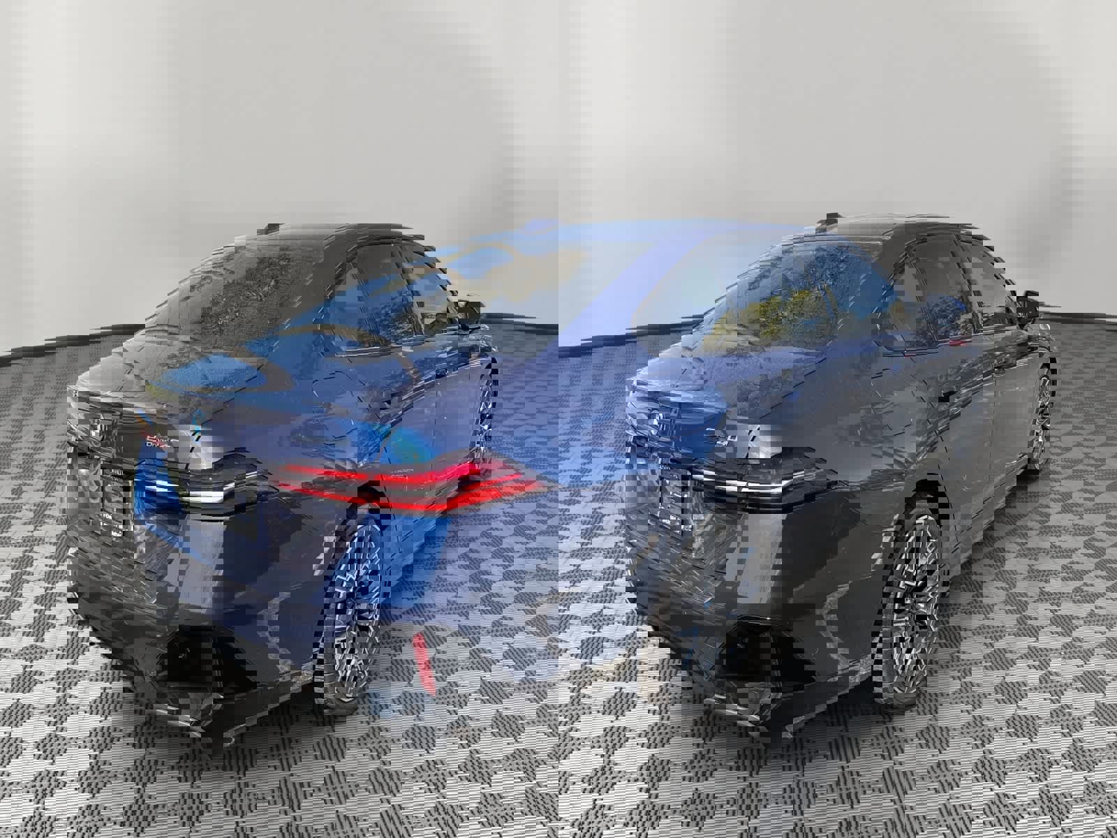 Certified 2026 BMW i5 eDrive40 w/ M Sport Package image 4