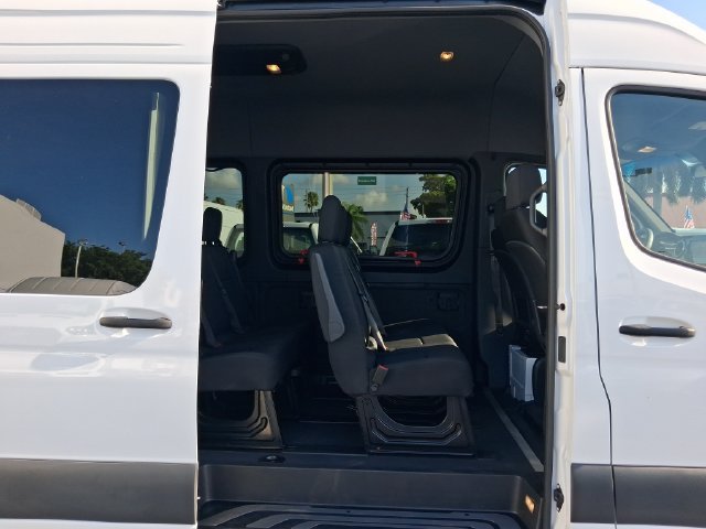 Used 2025 Mercedes-Benz Sprinter 2500 image 5