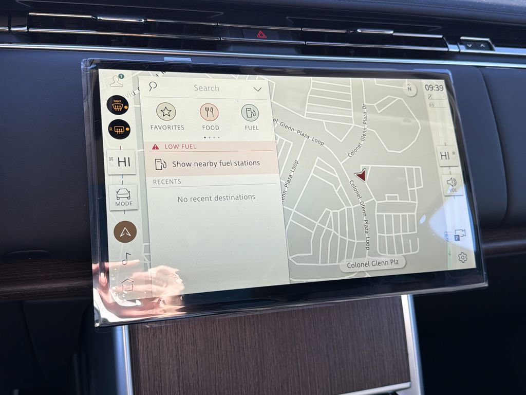 New 2026 Land Rover Range Rover Long Wheelbase SE image 26