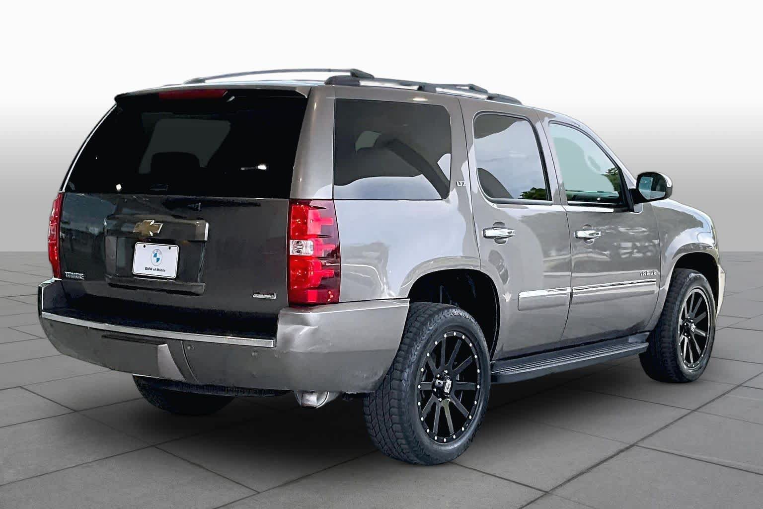 Used 2011 Chevrolet Tahoe LTZ AWD/4WD image 12
