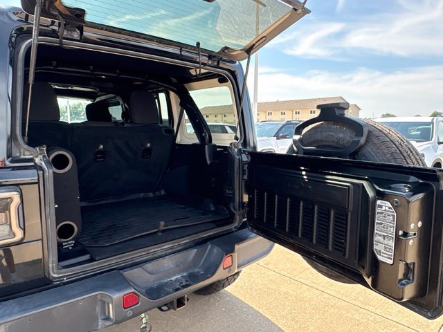 Used 2019 Jeep Wrangler Unlimited Sahara w/ Safety Group AWD/4WD image 33