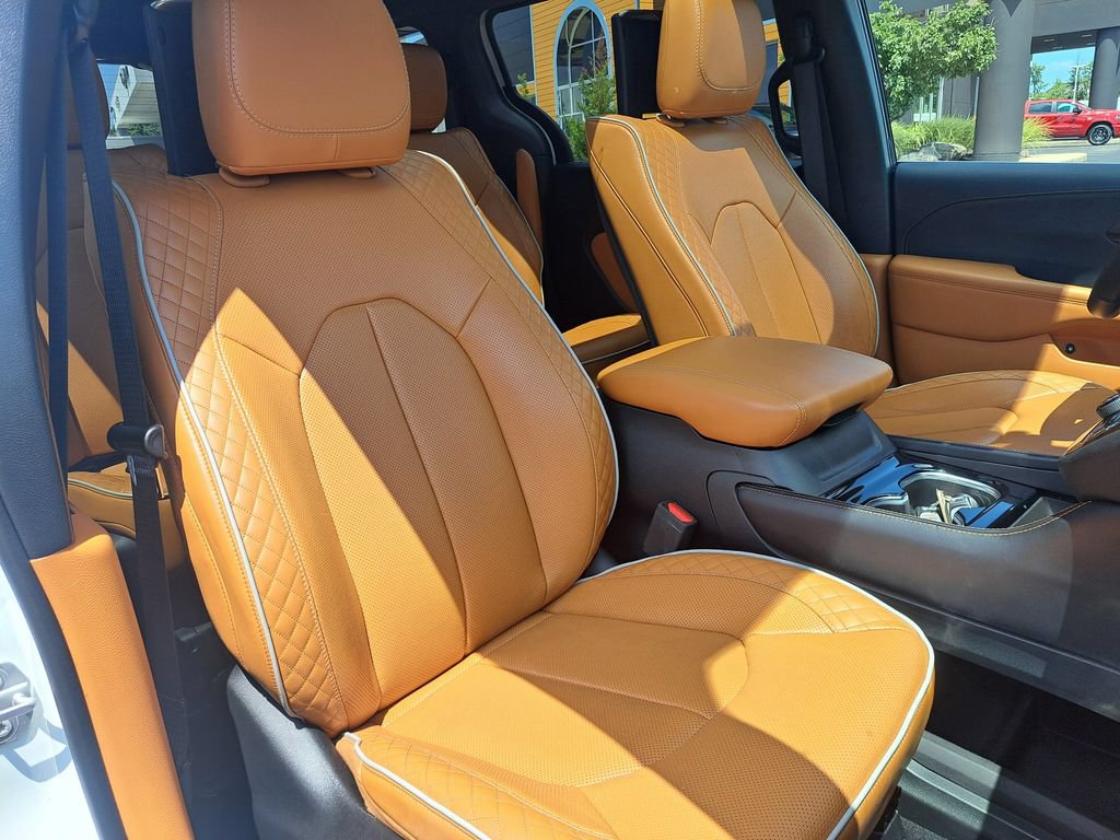 Certified 2022 Chrysler Pacifica Pinnacle FWD image 43