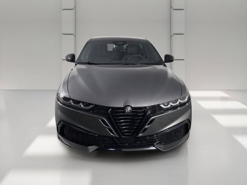New 2026 Alfa Romeo Tonale w/ Black Premium Package AWD/4WD image 3