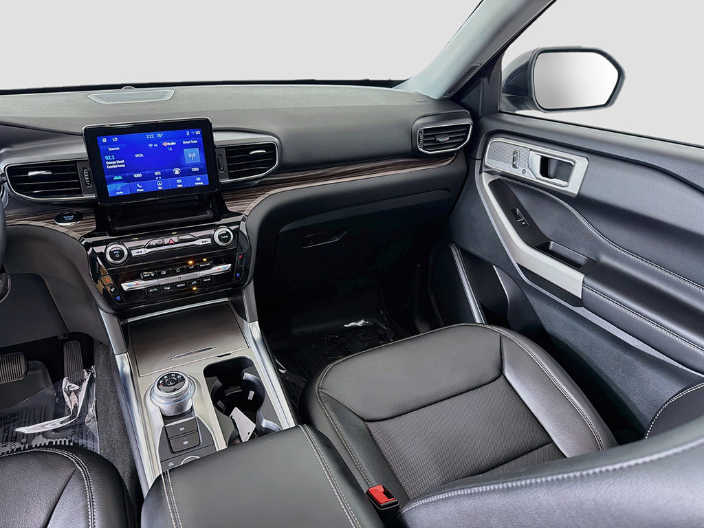 Used 2024 Ford Explorer Limited w/ Equipment Group 301A AWD/4WD image 34