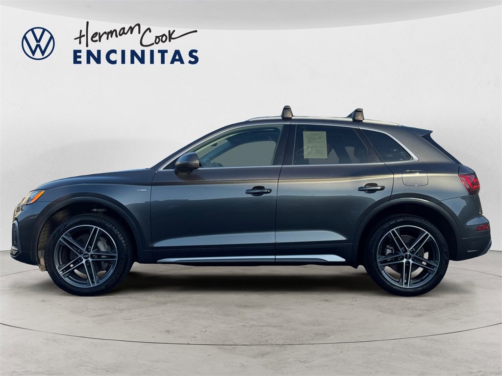 Used 2022 Audi Q5 e Premium w/ Convenience Package image 2