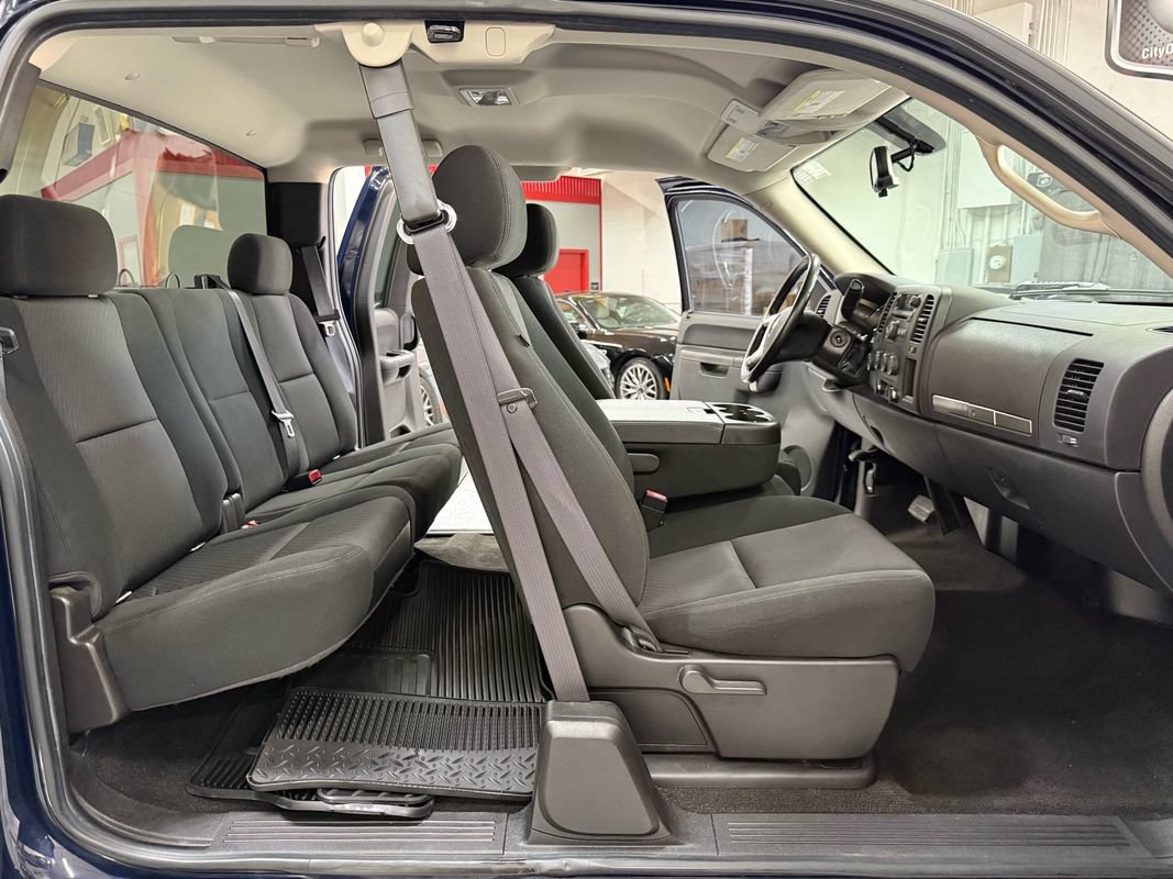 Used 2010 Chevrolet Silverado 1500 LT AWD/4WD image 23