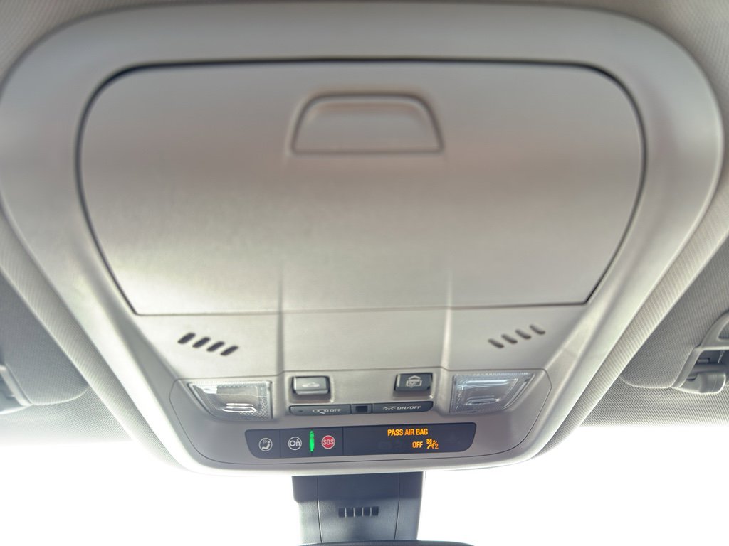 Used 2023 GMC Terrain SLE w/ Driver Convenience Package image 23