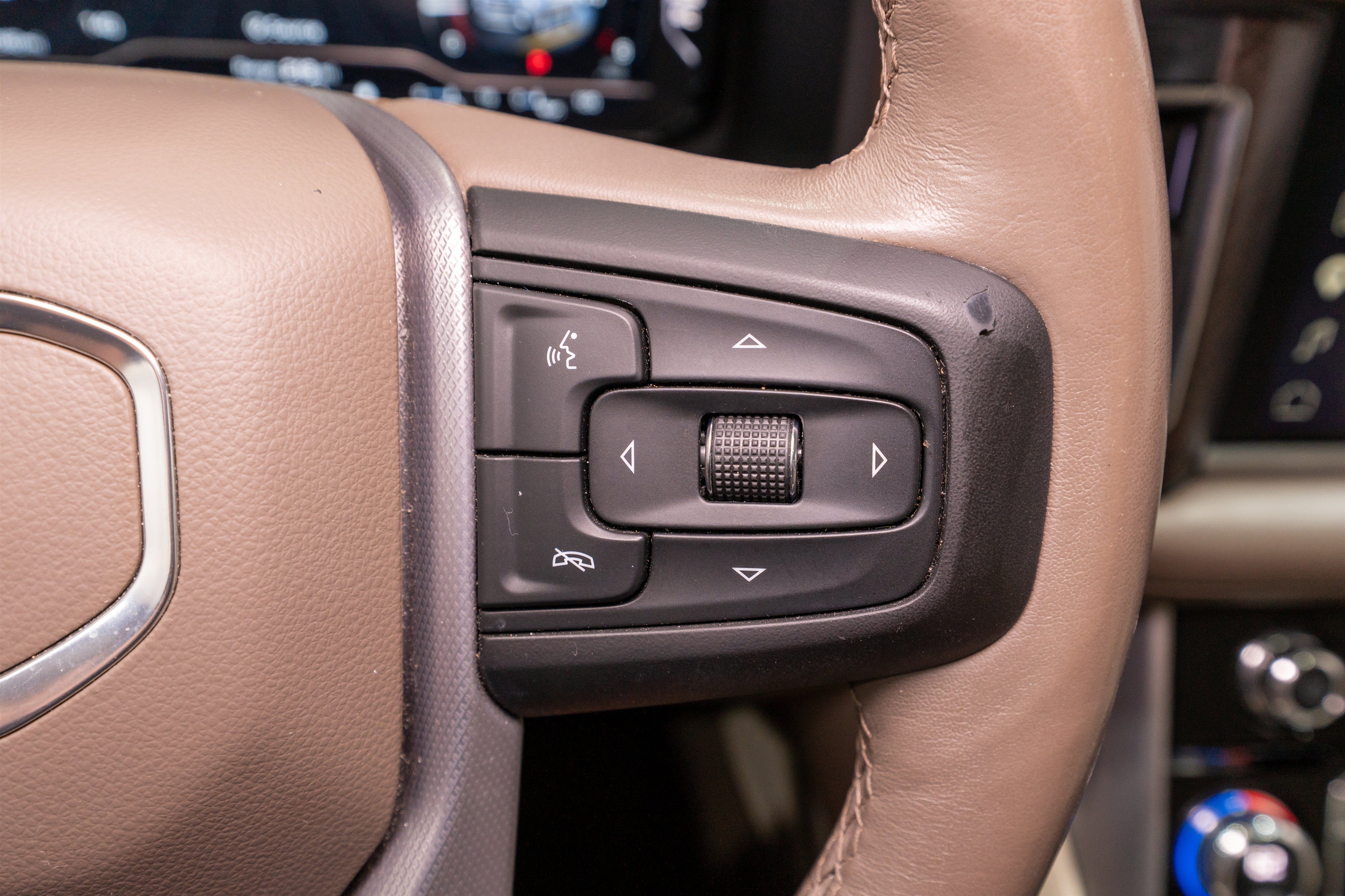 Used 2023 GMC Yukon Denali AWD/4WD image 29