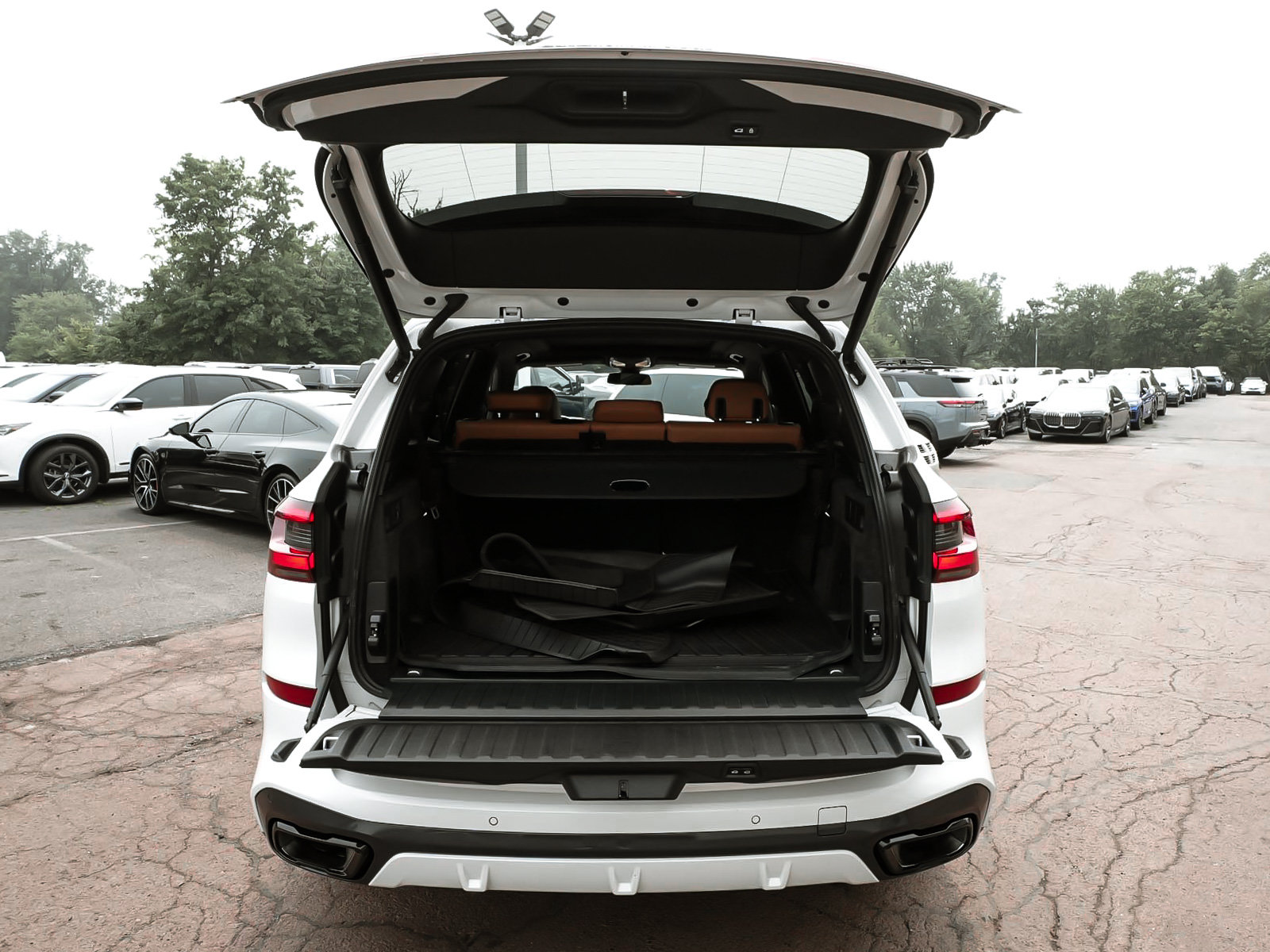 Used 2022 BMW X5 xDrive40i w/ M Sport Package AWD/4WD image 51