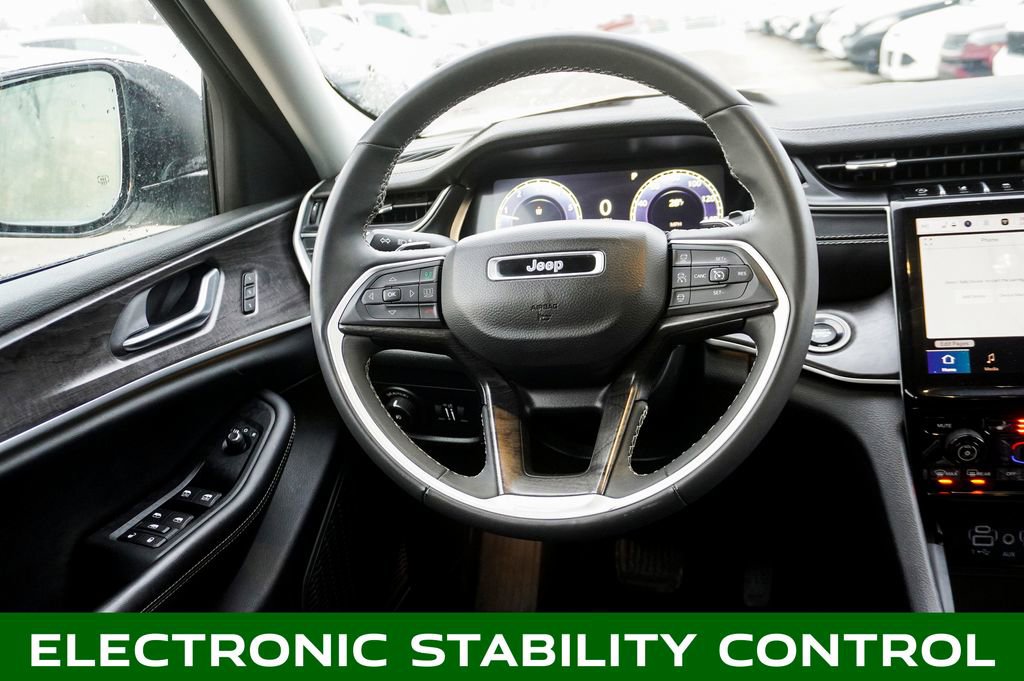Used 2023 Jeep Grand Cherokee Limited w/ Luxury Tech Group II image 12