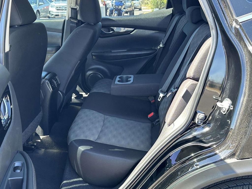 Used 2021 Nissan Rogue Sport SV image 9