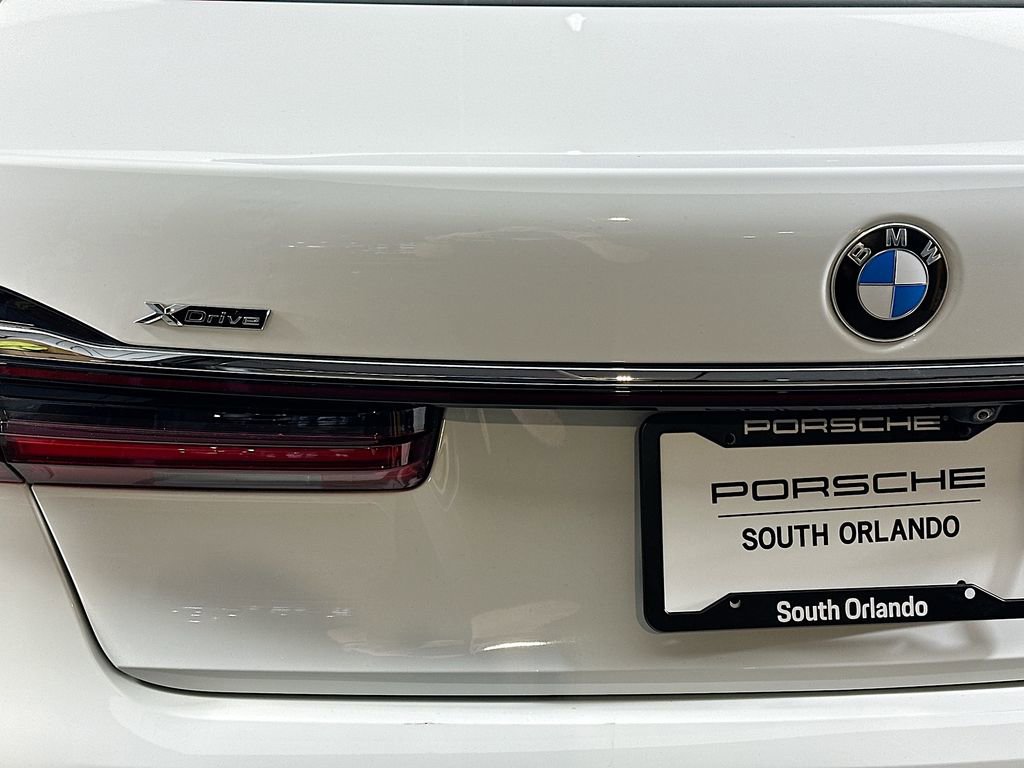 Used 2022 BMW 750i xDrive AWD/4WD image 34
