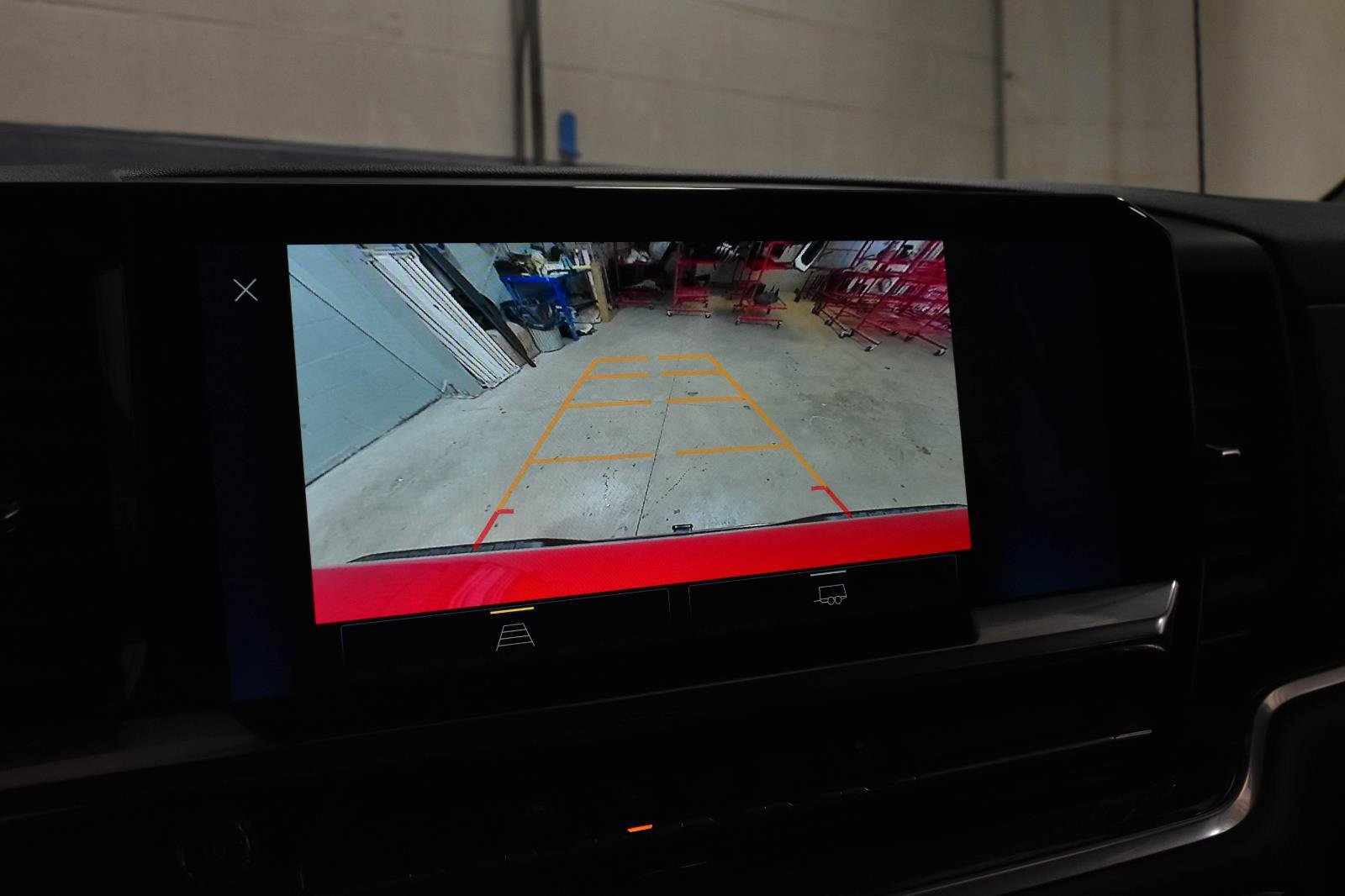Used 2022 Chevrolet Silverado 1500 LT AWD/4WD image 18