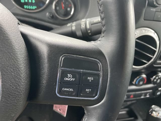 Used 2015 Jeep Wrangler Unlimited Sahara w/ Connectivity Group AWD/4WD image 24