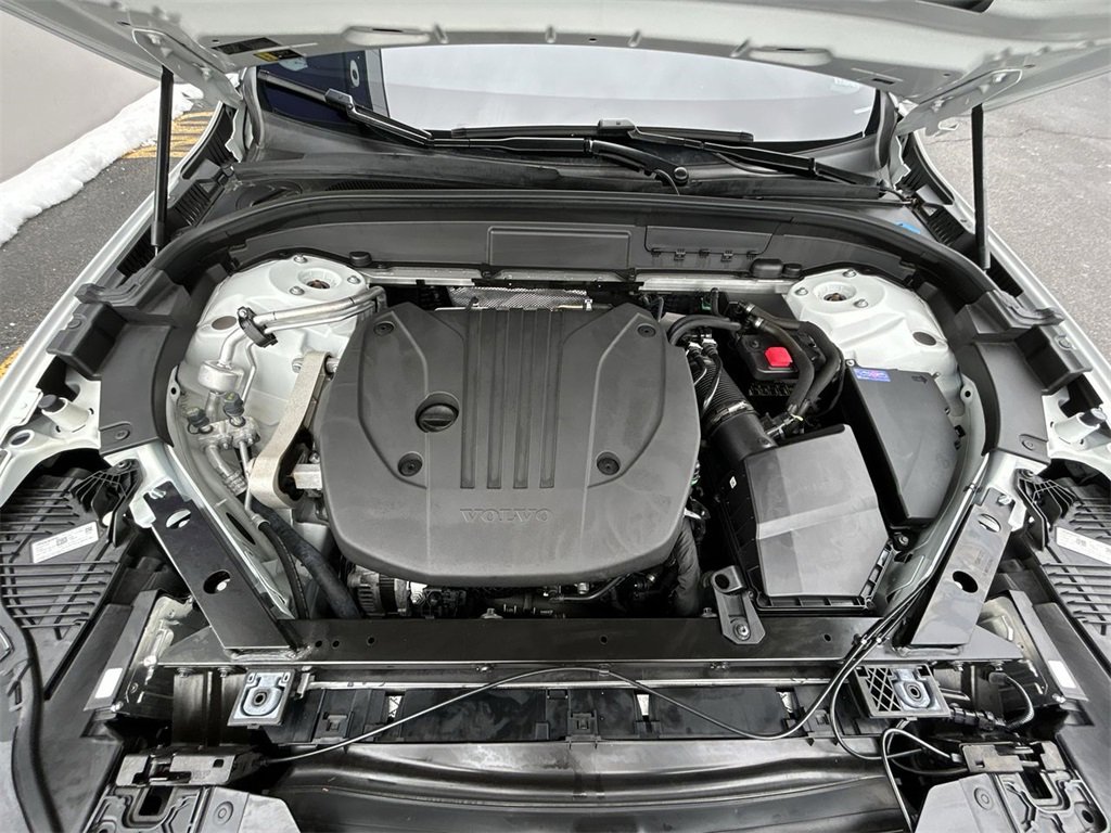 Certified 2023 Volvo XC60 B5 Plus w/ Climate Package image 14
