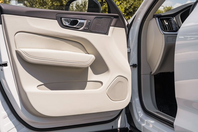 New 2026 Volvo XC60 B5 Ultra w/ Protection Package Premier image 34