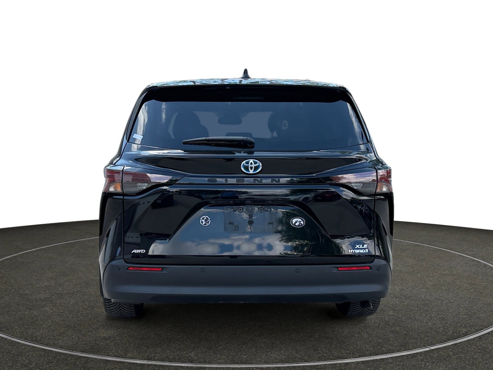 Used 2023 Toyota Sienna XLE AWD/4WD image 5