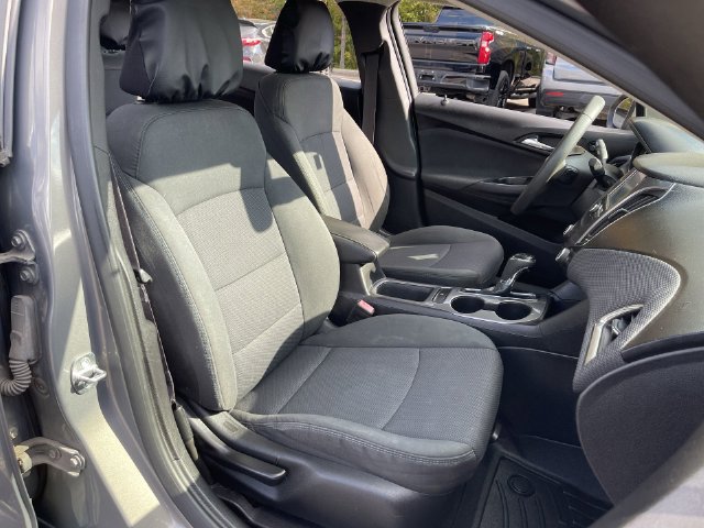 Used 2017 Chevrolet Cruze LT w/ Convenience Package FWD image 26