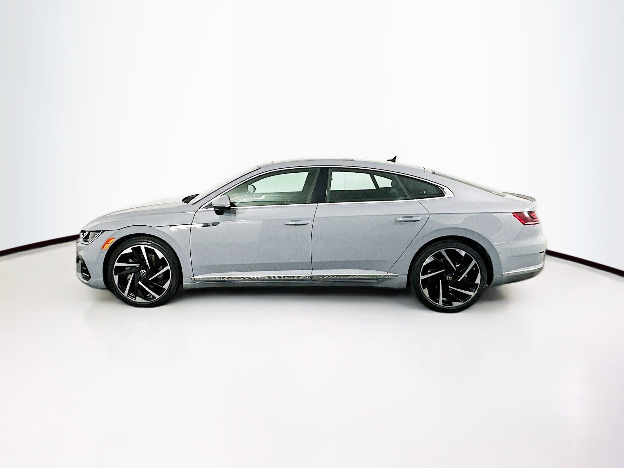 Used 2023 Volkswagen Arteon SEL Premium image 4