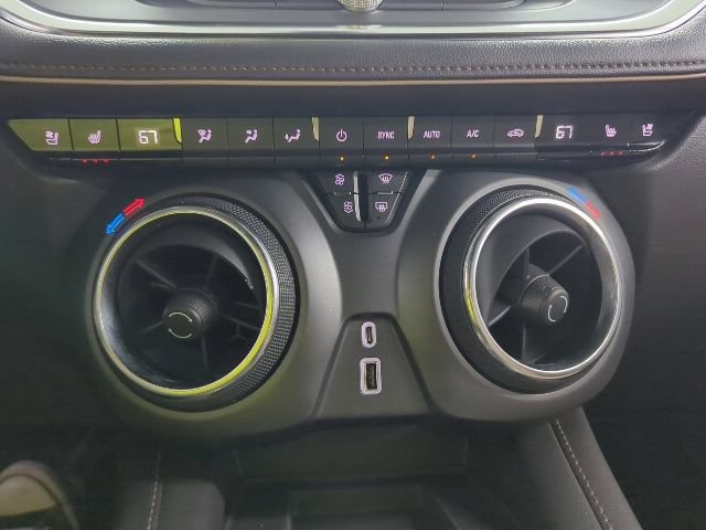 Used 2019 Chevrolet Blazer Premier w/ Sun and Wheels Package AWD/4WD image 18