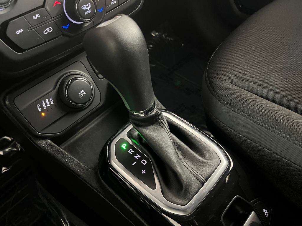 Used 2022 Jeep Renegade Altitude image 24