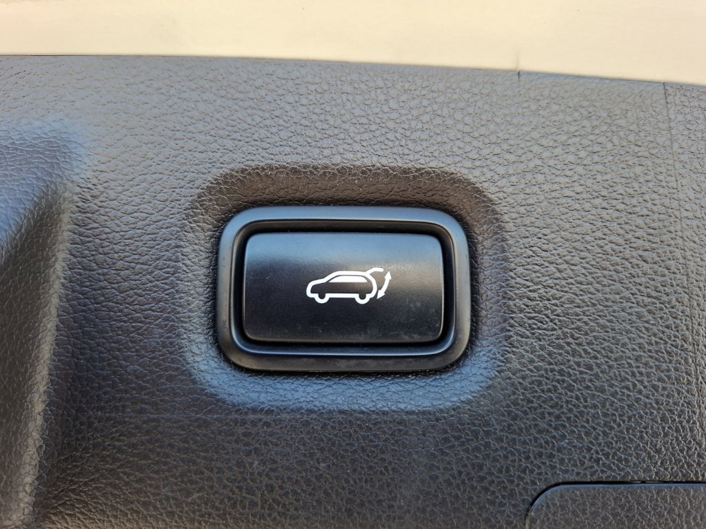 Used 2020 Hyundai Santa Fe SEL w/ Convenience Package FWD image 29
