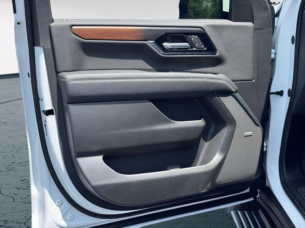 New 2026 GMC Yukon Denali w/ Sun & Power Step Package RWD image 14
