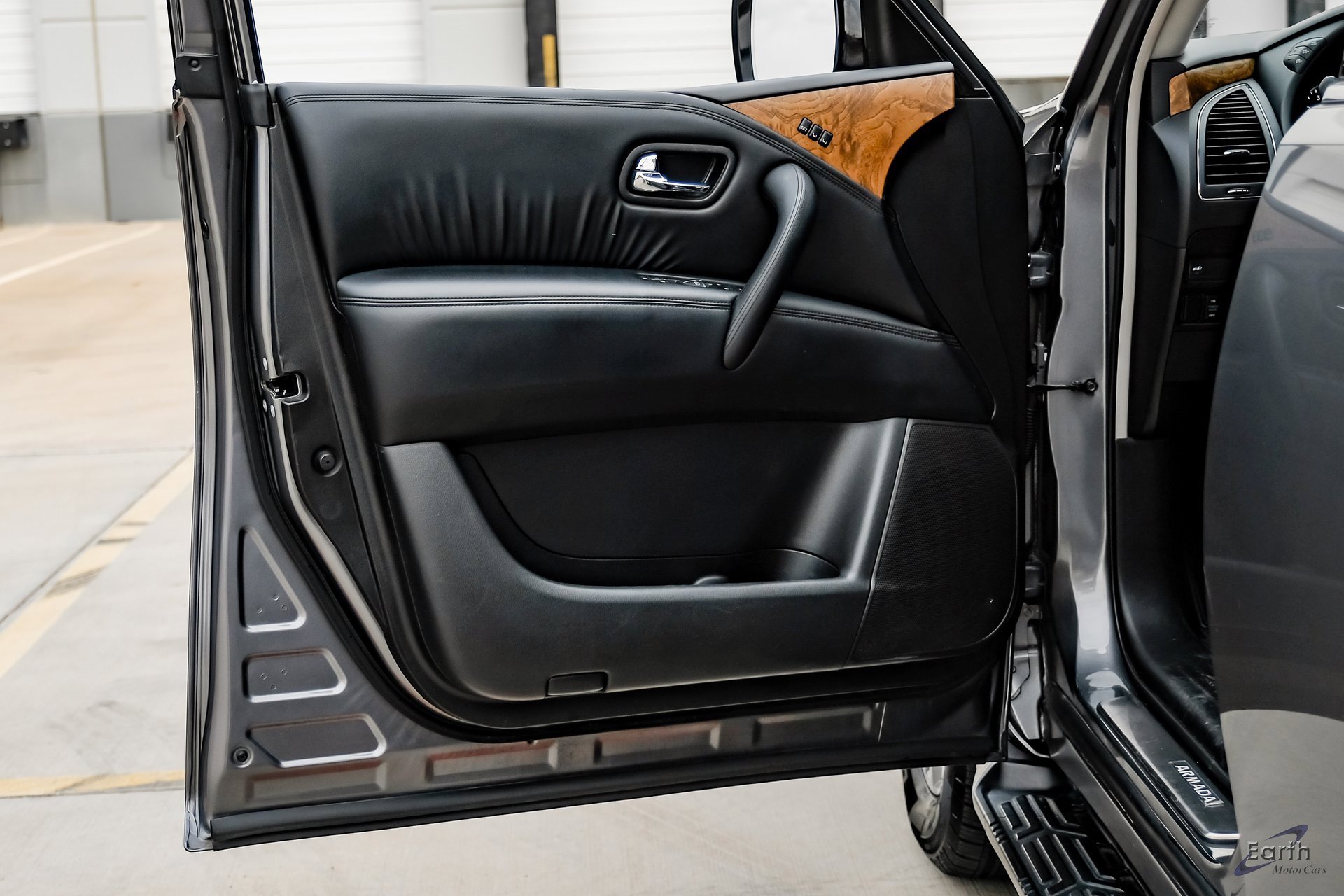 Used 2021 Nissan Armada SL w/ Captain's Chairs Package image 80