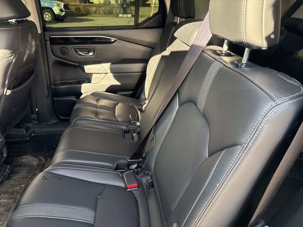 Used 2025 Honda Pilot EX-L image 14