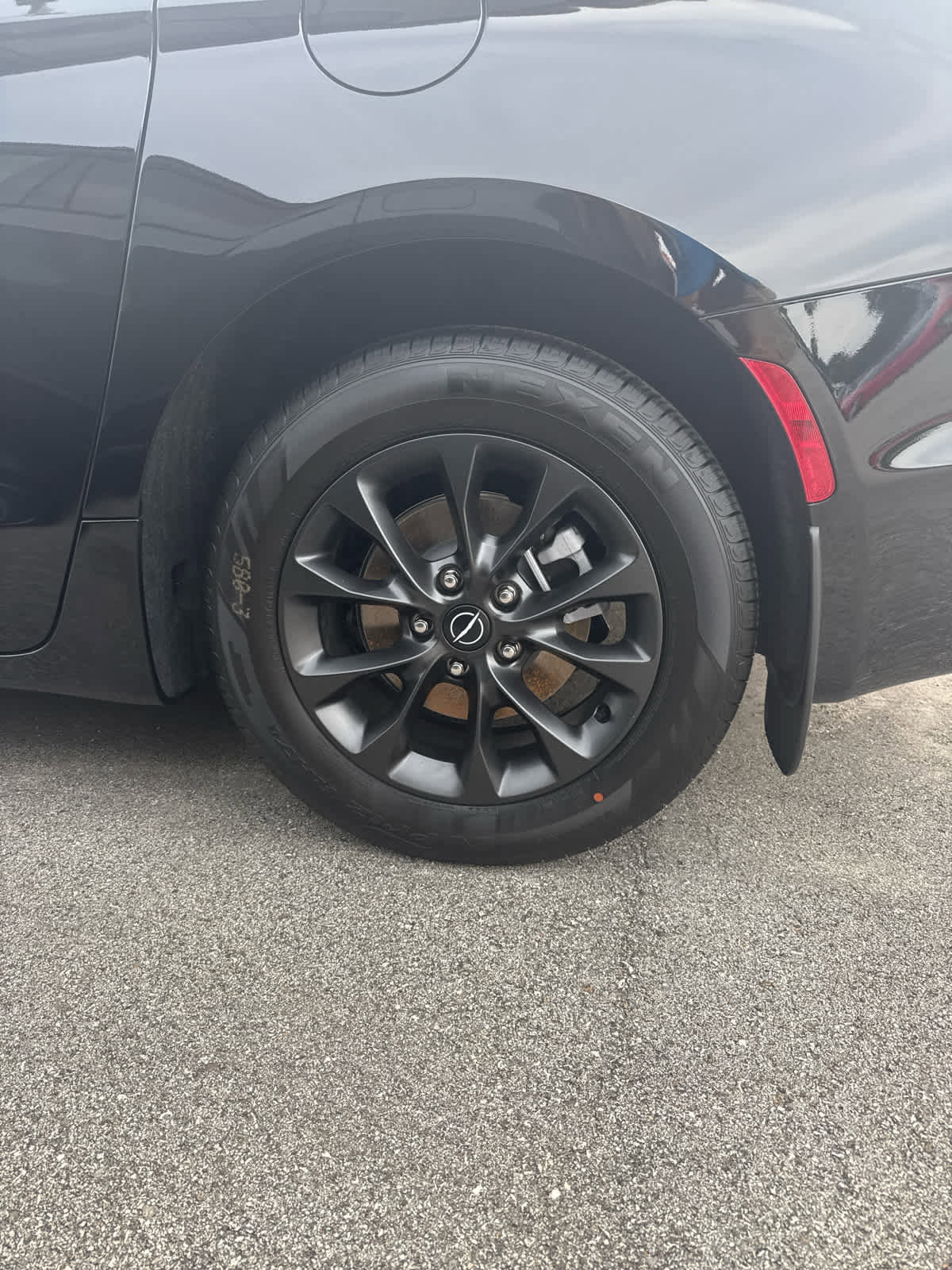 New 2025 Chrysler Pacifica Select w/ Fav Edition Package image 7