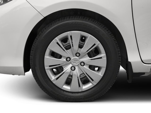 Used 2017 Toyota Yaris L w/ Carpet Mat Package FWD image 12