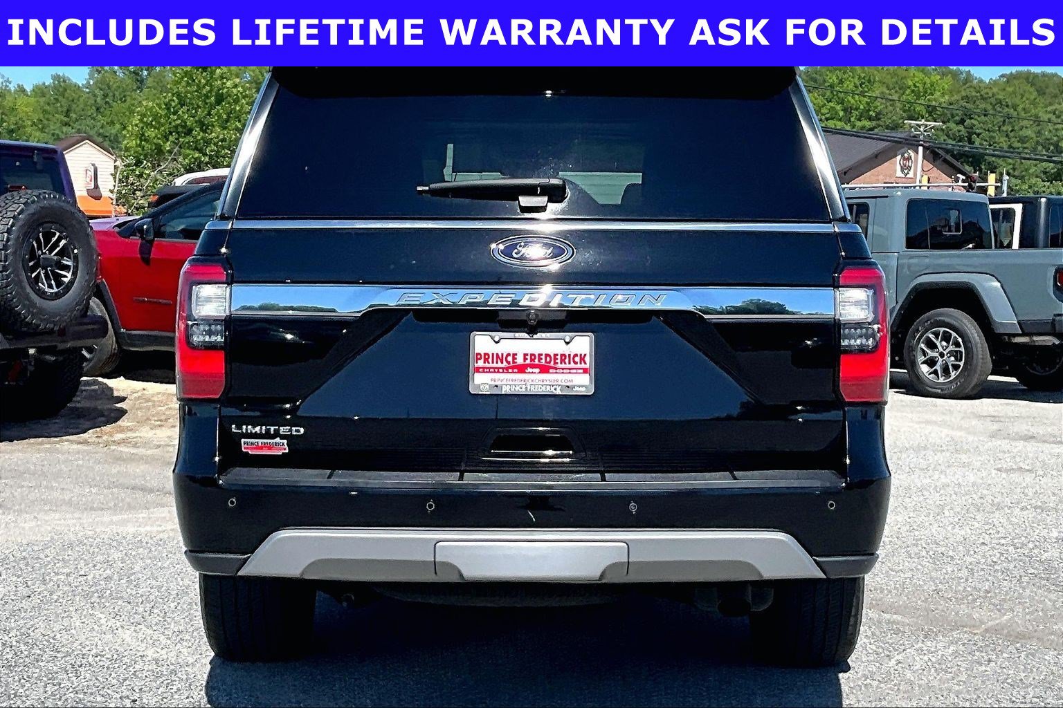 Used 2018 Ford Expedition Limited w/ Equipment Group 301A AWD/4WD image 4