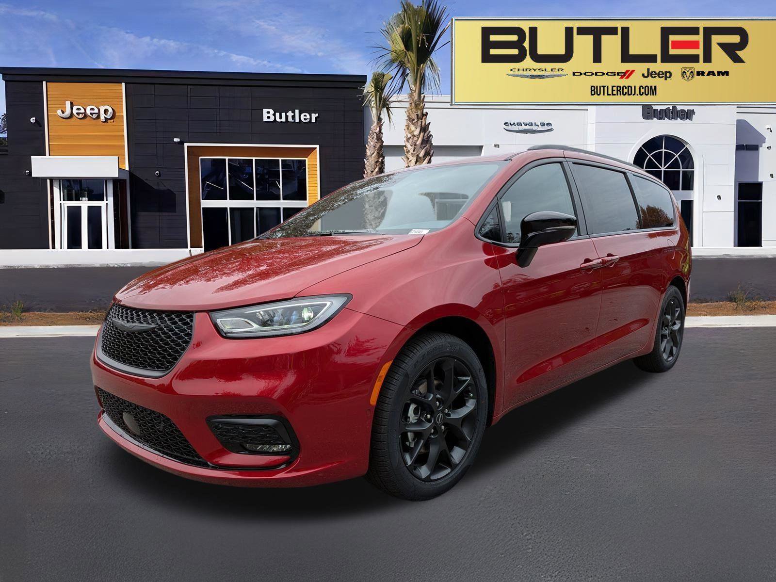 New 2026 Chrysler Pacifica Select