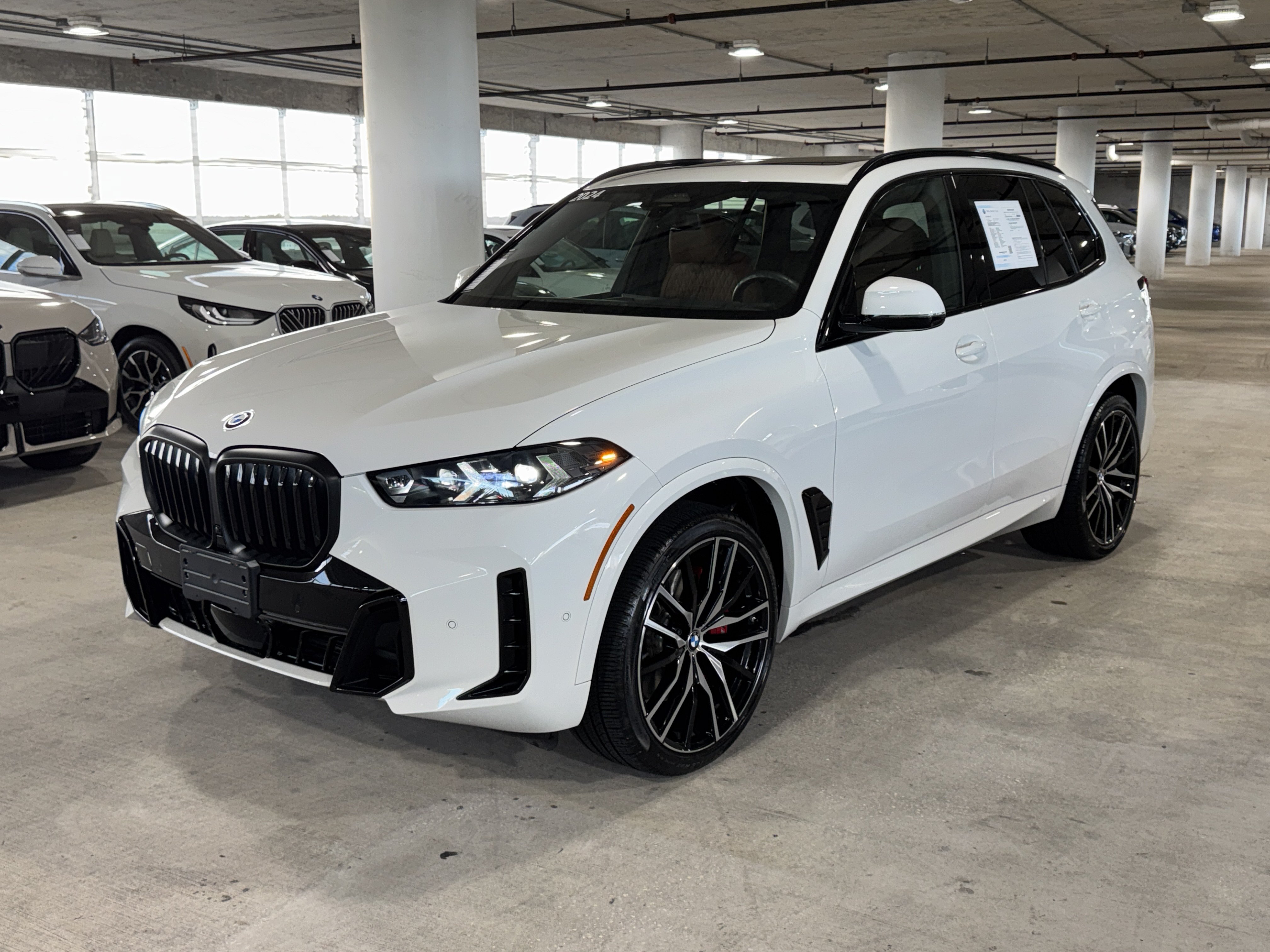 Used 2024 BMW X5 sDrive40i w/ M Sport Package RWD image 4