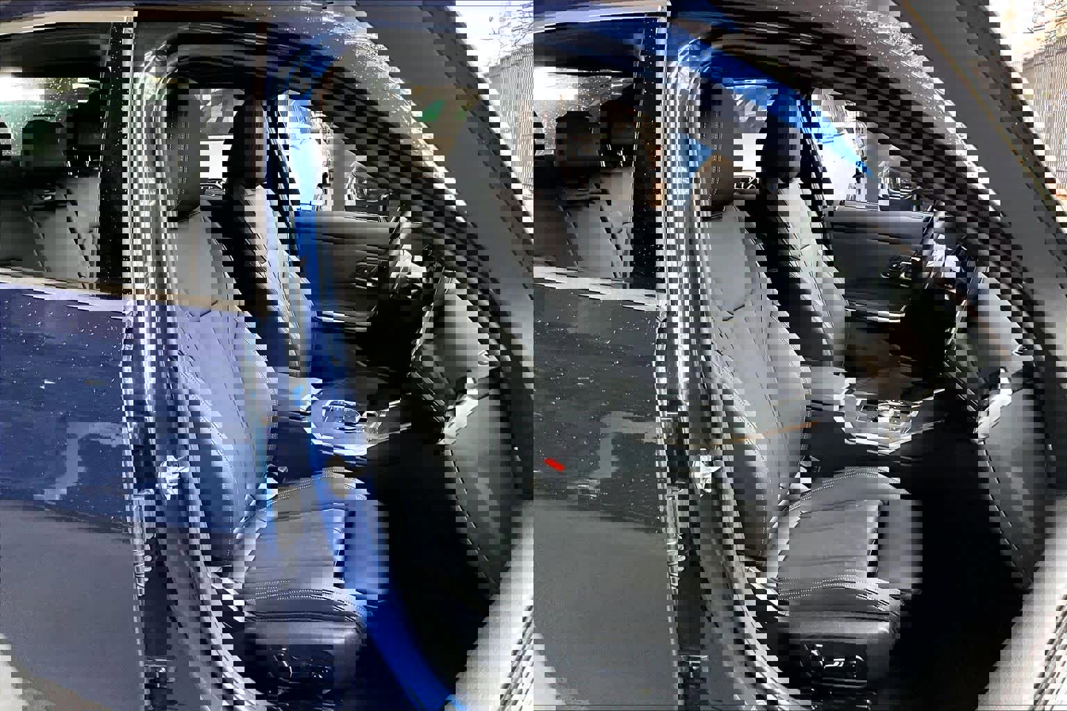 Used 2024 BMW 330i Sedan image 8