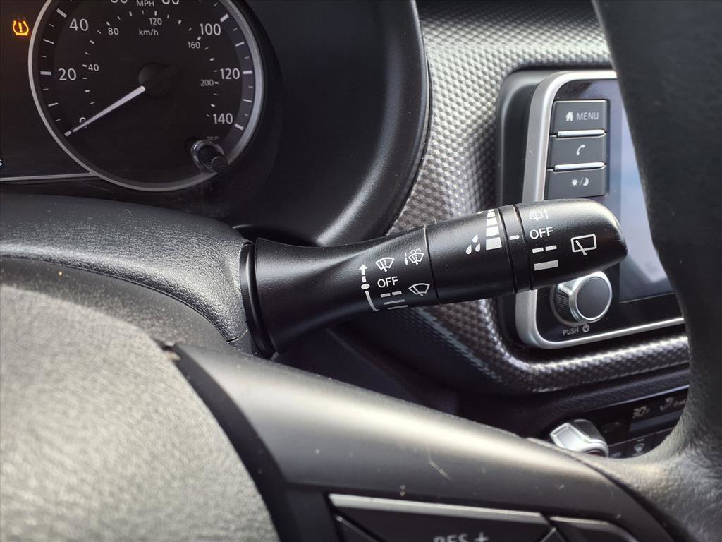 Used 2018 Nissan Kicks SV image 14