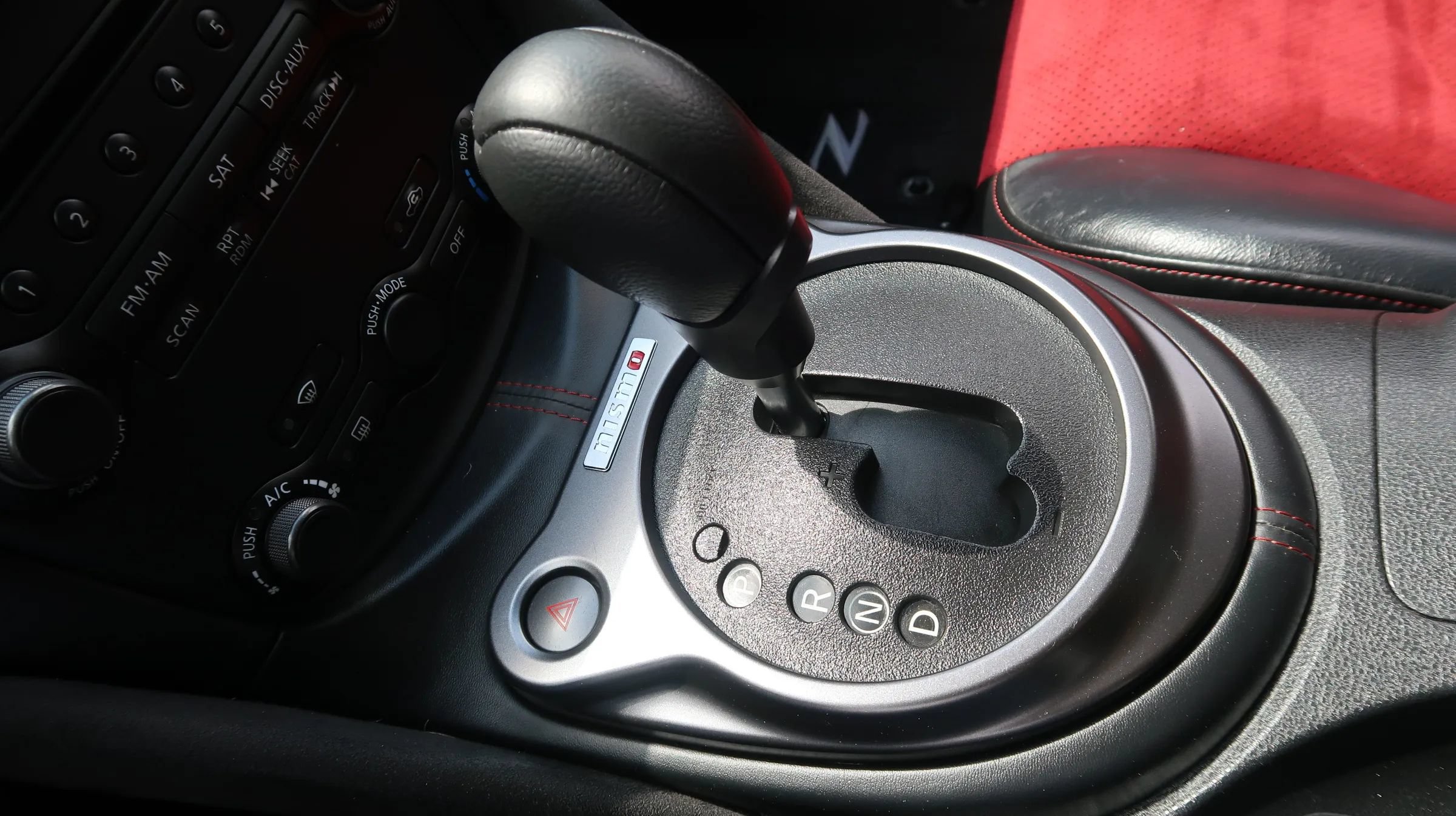 Used 2019 Nissan 370Z NISMO RWD image 25