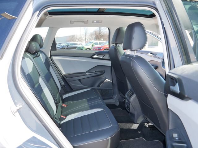 Certified 2023 Volkswagen Taos SEL image 19