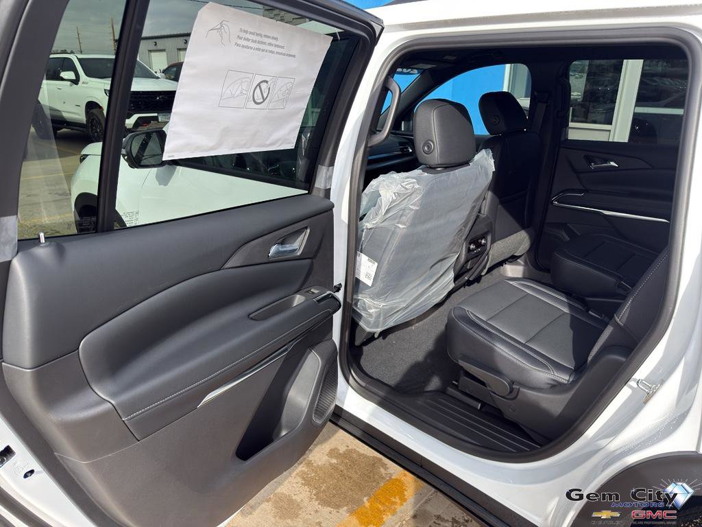 New 2026 Chevrolet Traverse LT w/ Midnight/Sport Edition AWD/4WD image 11