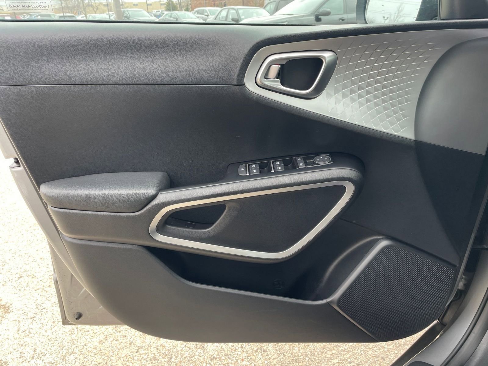 Used 2025 Kia Soul LX w/ LX Technology Package image 18