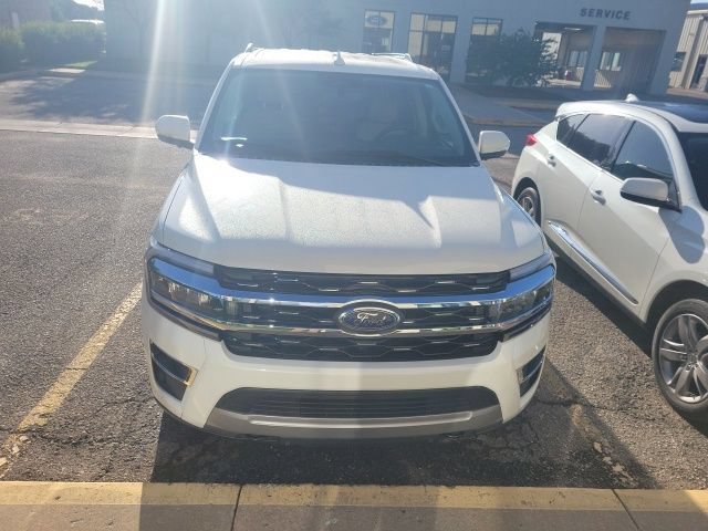 Used 2022 Ford Expedition Max Limited AWD/4WD image 6
