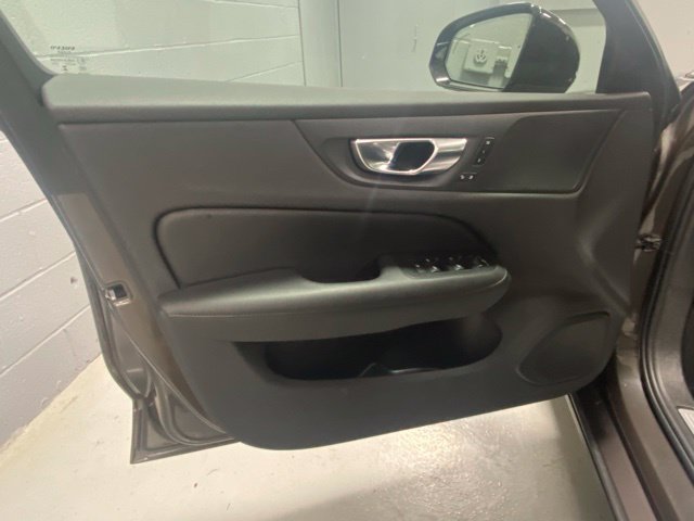 Certified 2025 Volvo S60 B5 Core AWD/4WD image 7