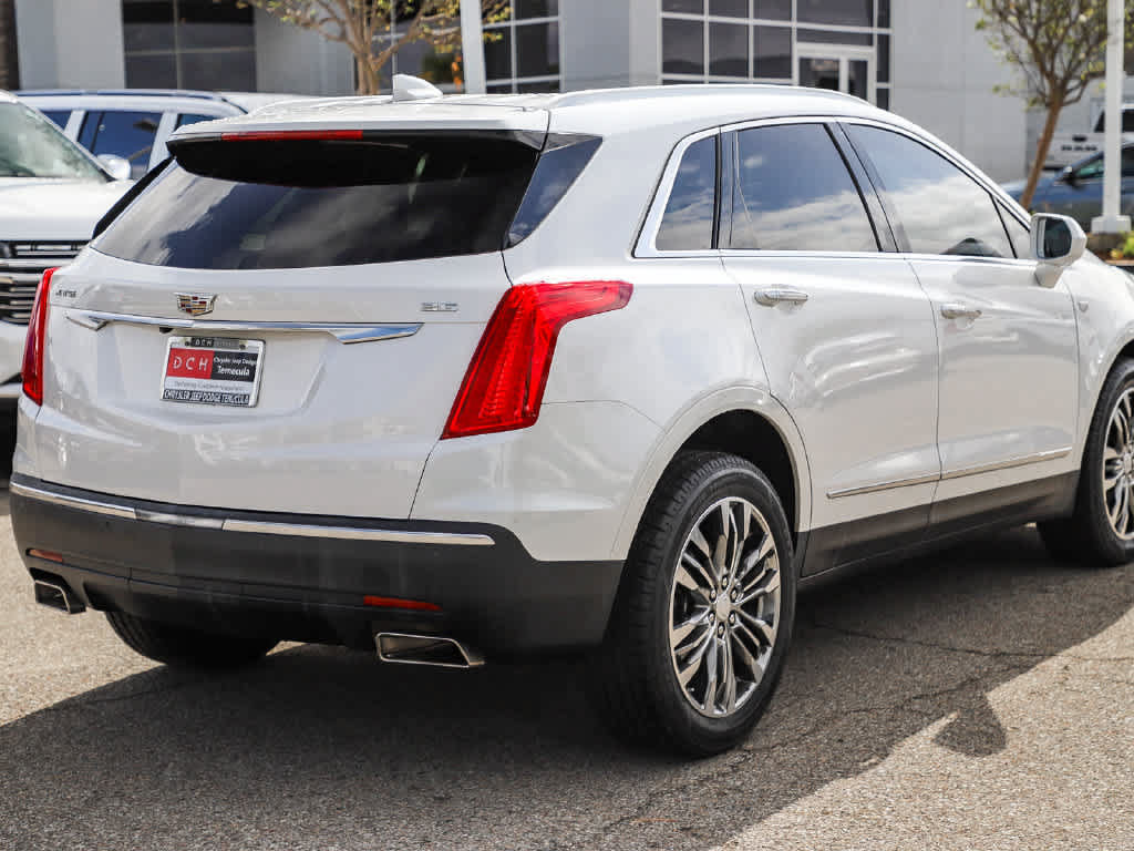 Used 2017 Cadillac XT5 Premium Luxury w/ LPO, Wheel Lock Package FWD image 4