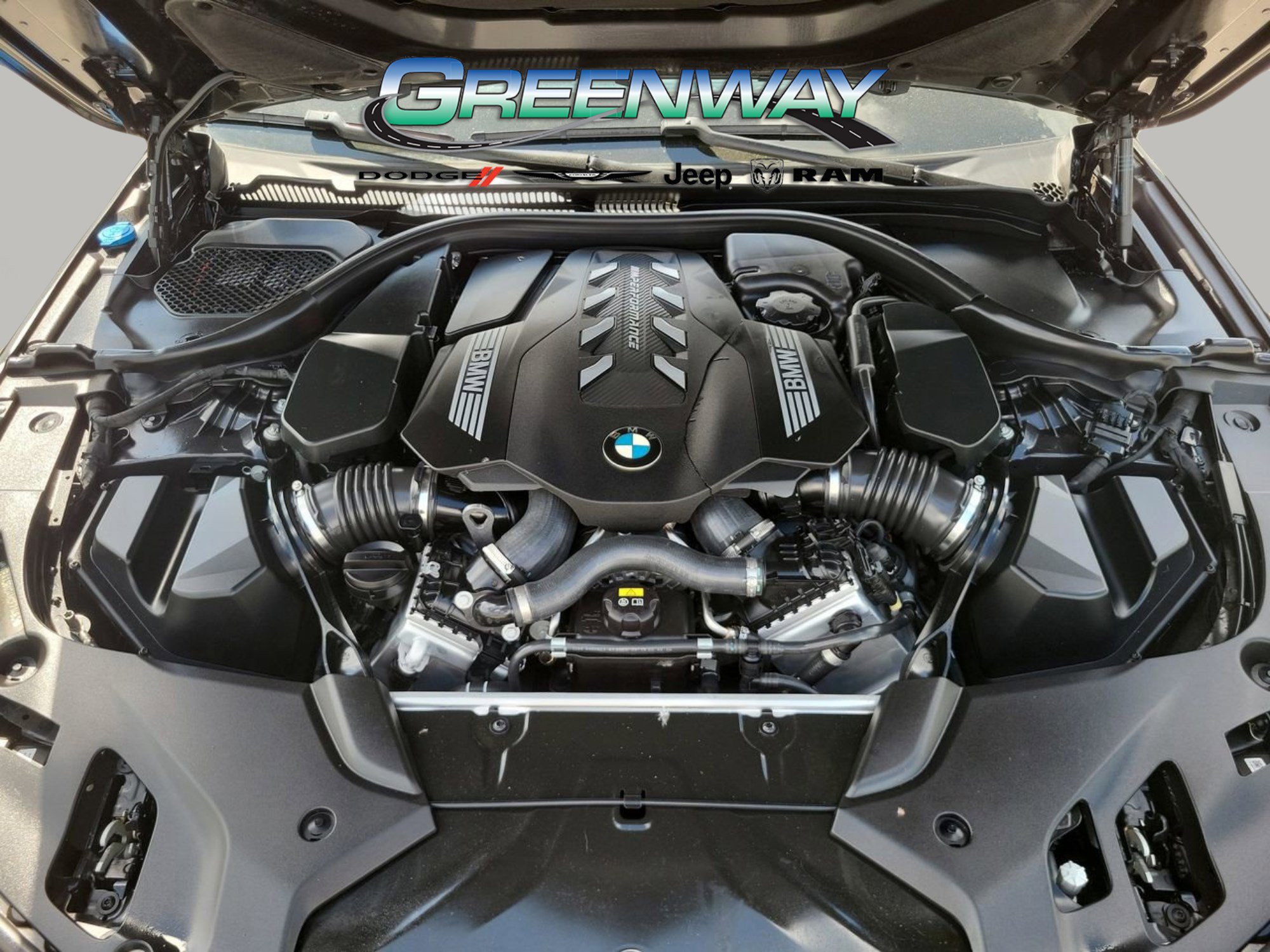 Used 2021 BMW M550i xDrive w/ Premium Package image 10