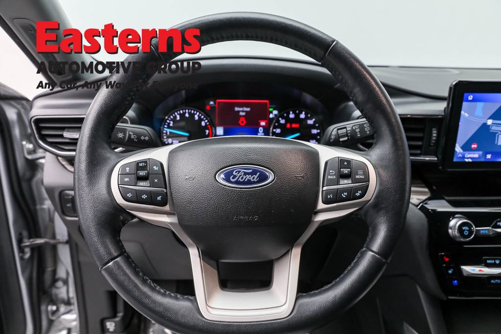 Used 2023 Ford Explorer Limited AWD/4WD image 10