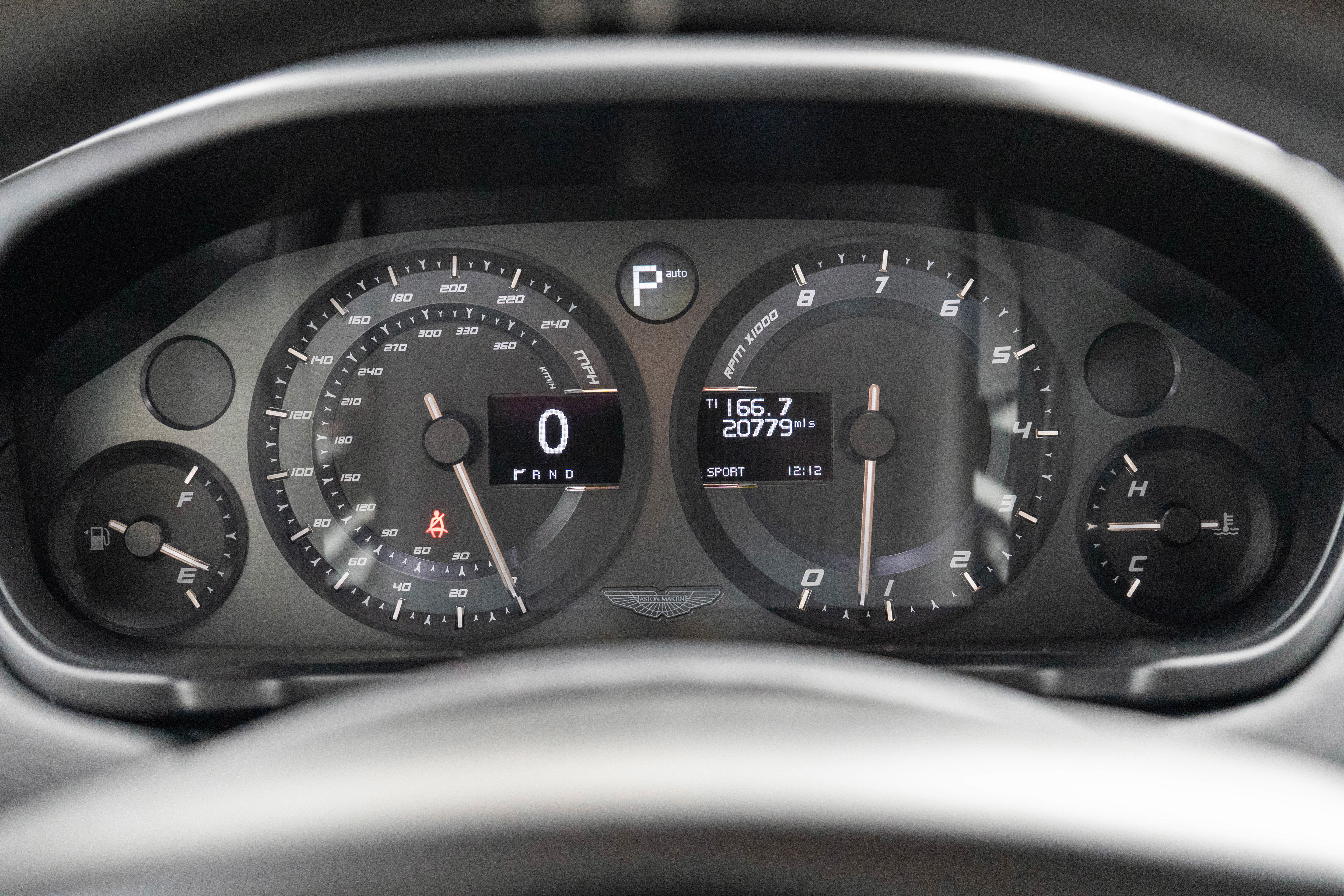 Used 2016 Aston Martin Vanquish Volante image 6