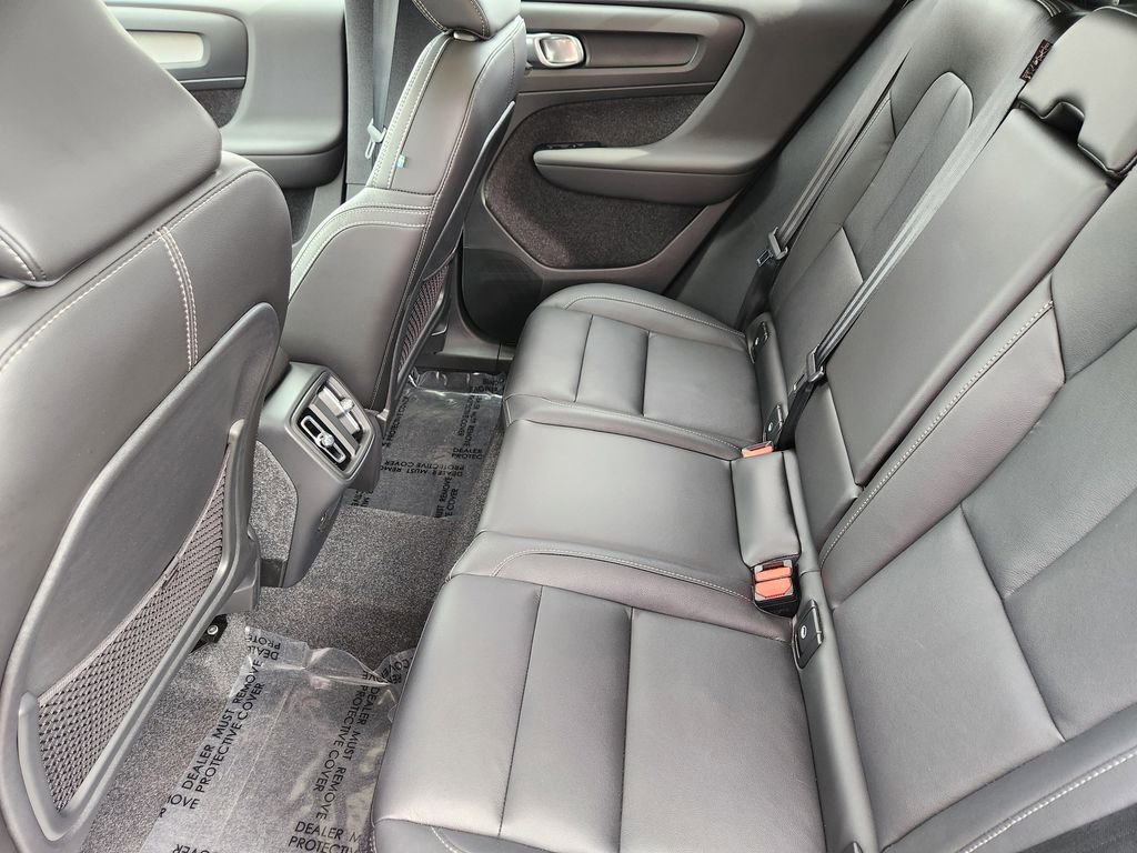 New 2025 Volvo XC40 B5 Plus w/ Protection Package Premier image 18