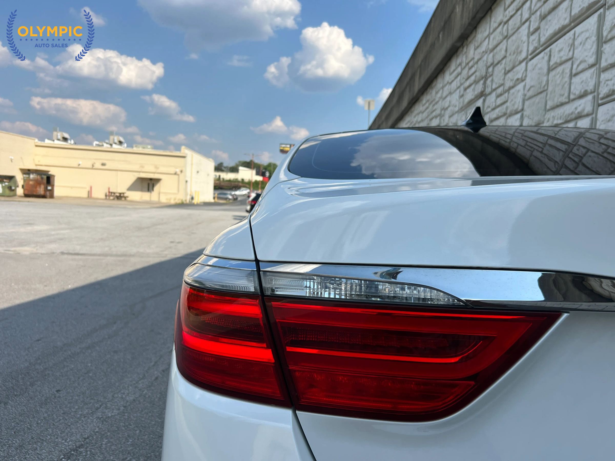 Used 2016 Kia K900 Premium RWD image 16